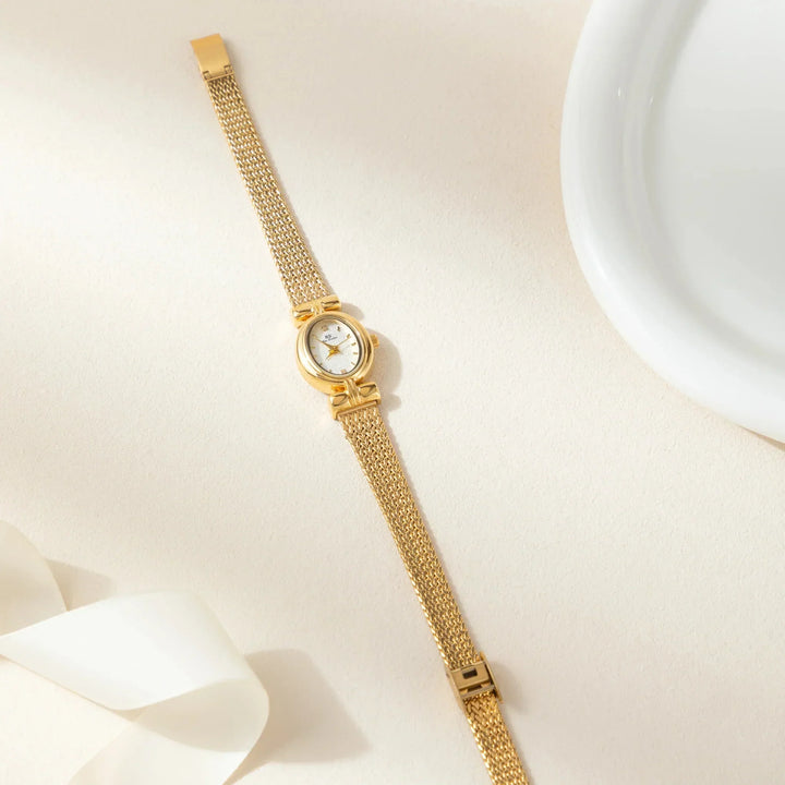 Amalie | Minimalistische Uhr im schlichten Stil