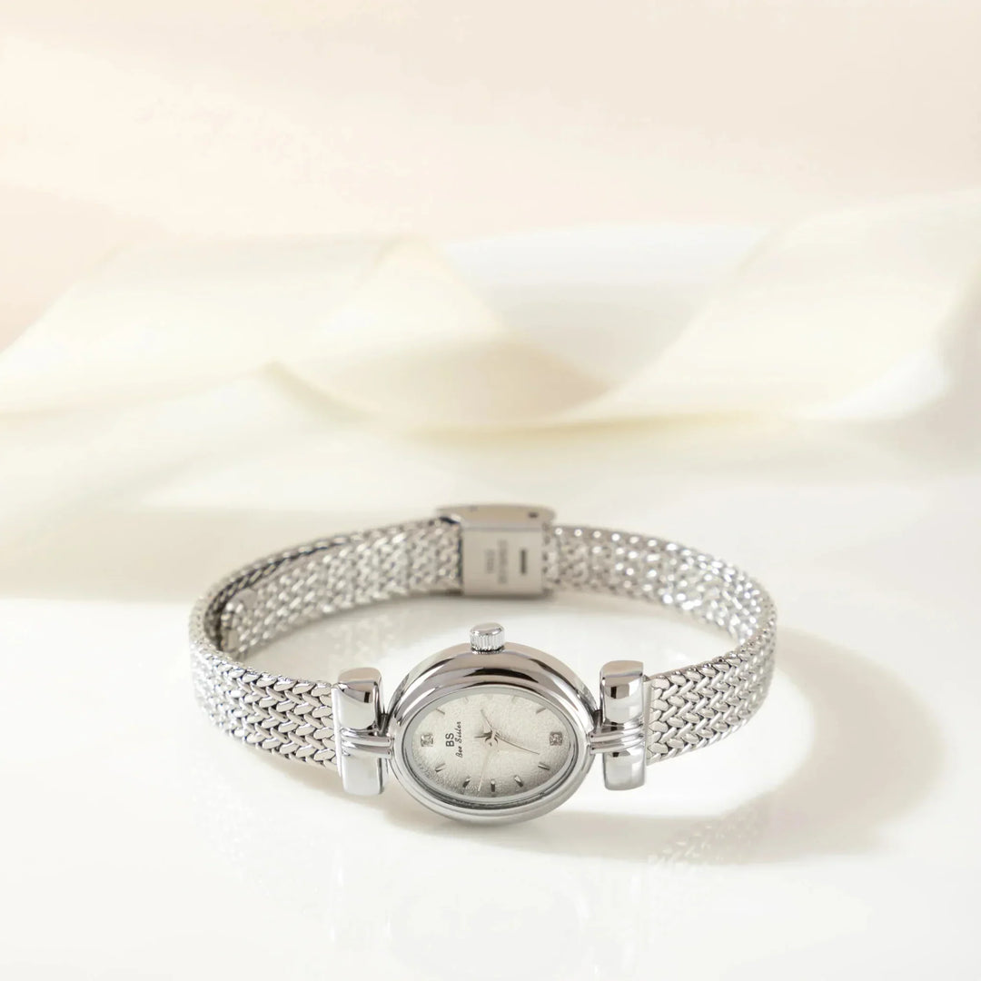Amalie | Minimalistische Uhr im schlichten Stil