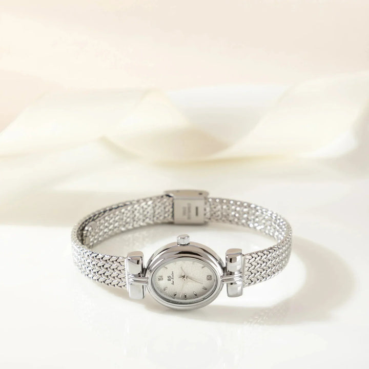 Amalie | Minimalistische Uhr im schlichten Stil