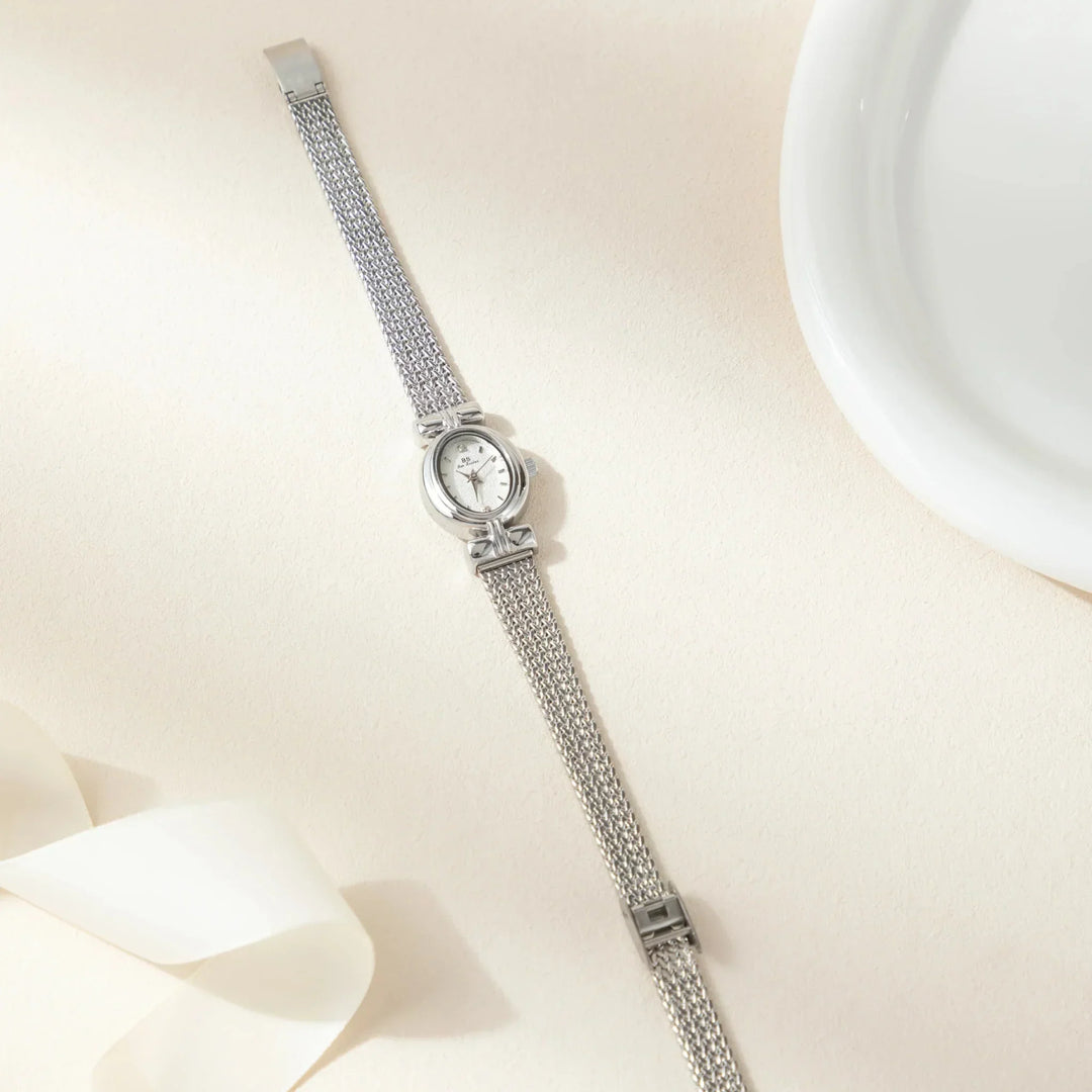 Amalie | Minimalistische Uhr im schlichten Stil
