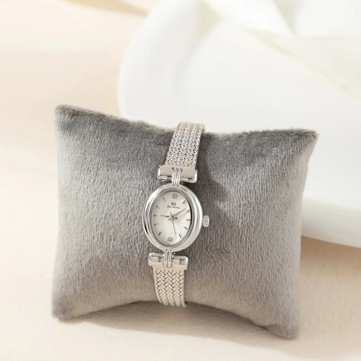 Amalie | Minimalistische Uhr im schlichten Stil