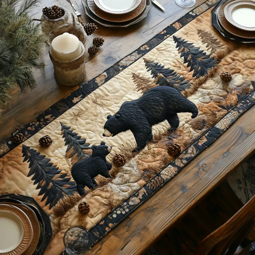 Quilt-Tischläufer „Schwarzbärenfamilie"