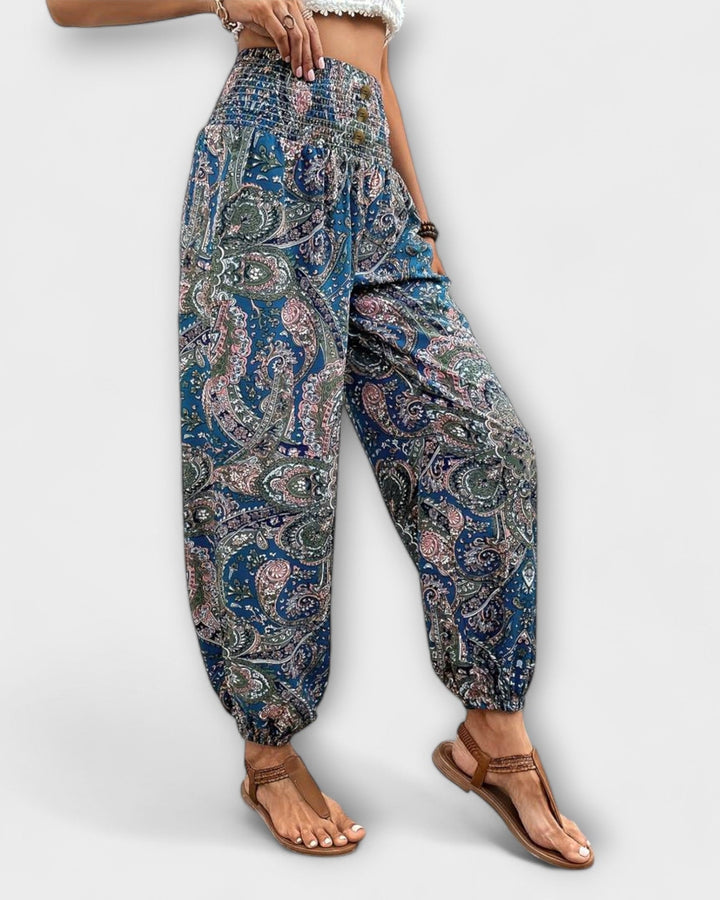 Stoffhose im Ethno-Stil