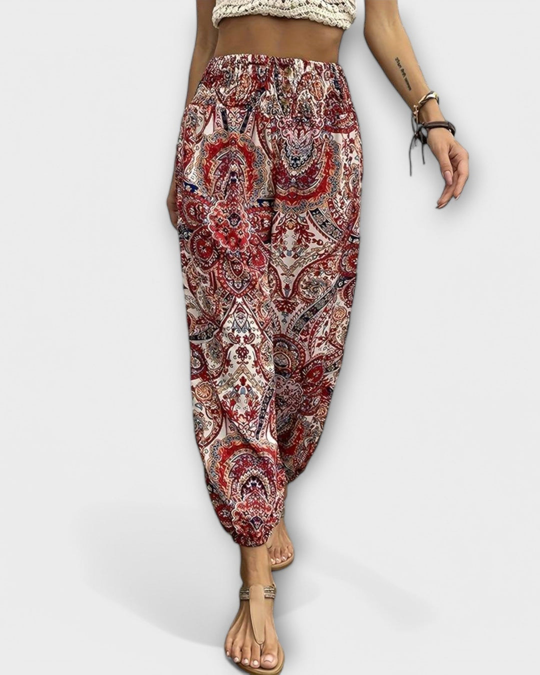 Stoffhose im Ethno-Stil