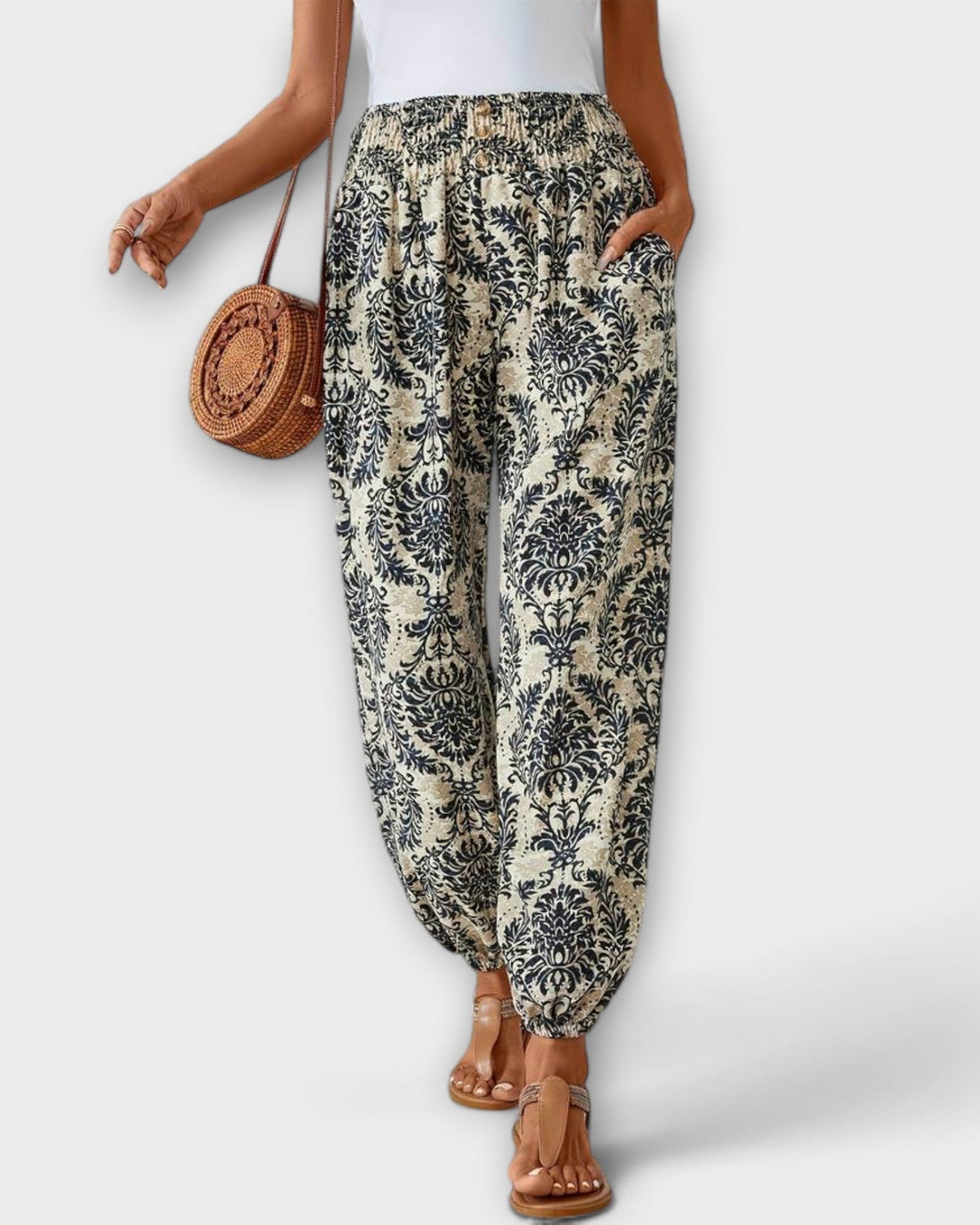 Stoffhose im Ethno-Stil