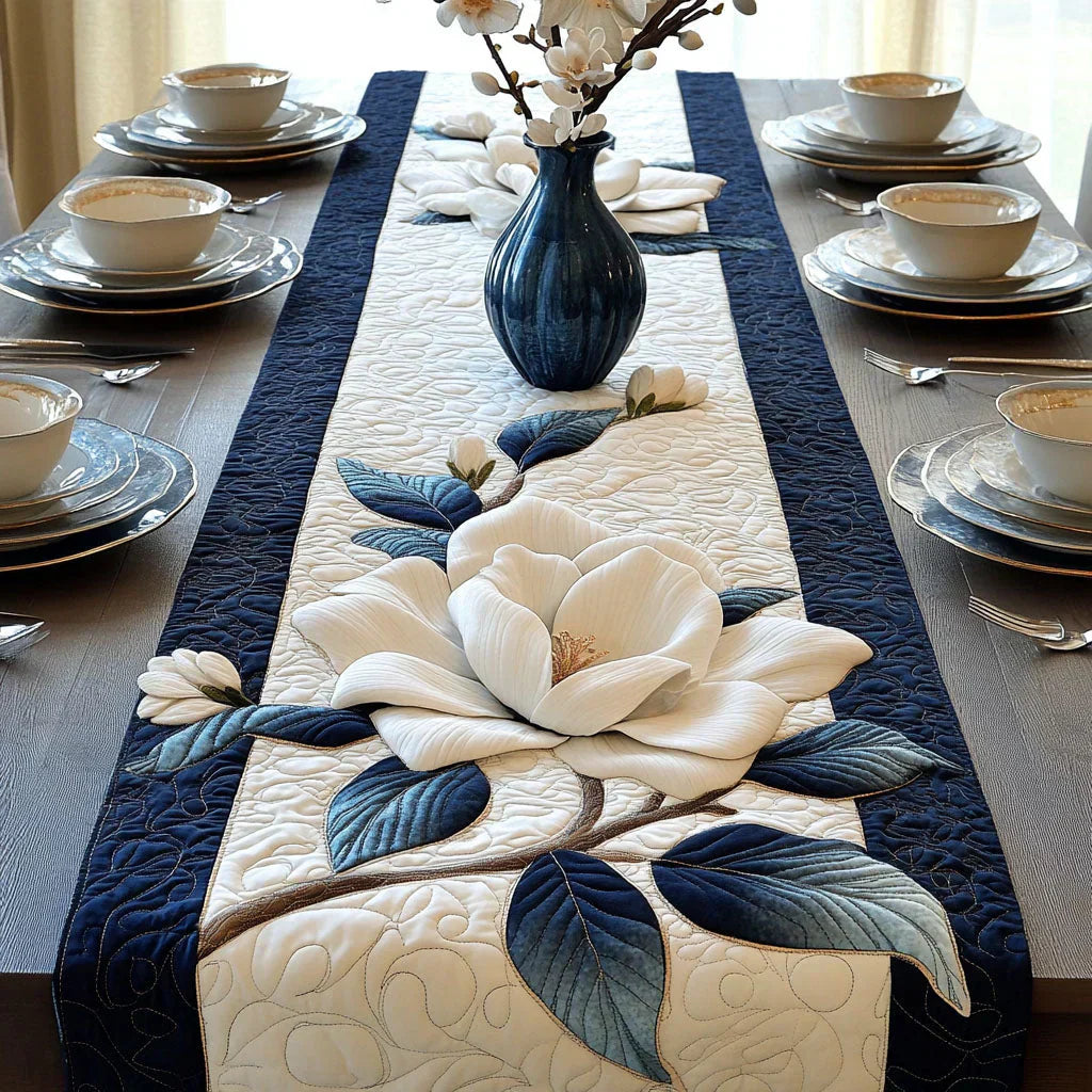 Quilt-Tischläufer „Ruhige Magnolie"