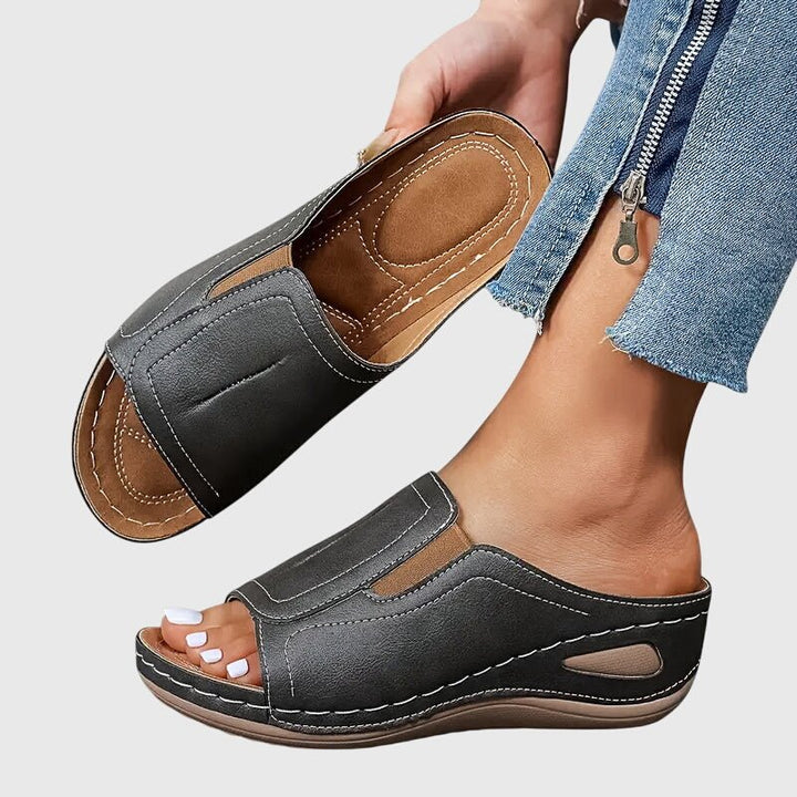 Stina | Orthopädische Sandalen