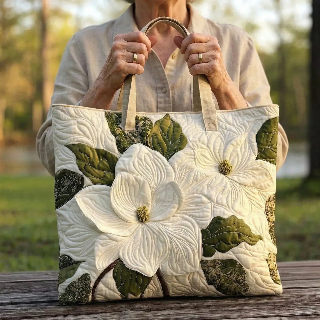 Gesteppte Handwerkstasche – Elegante weisse Lilie