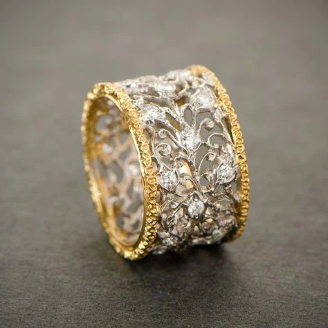 Klassischer Ring mit Zirkonia