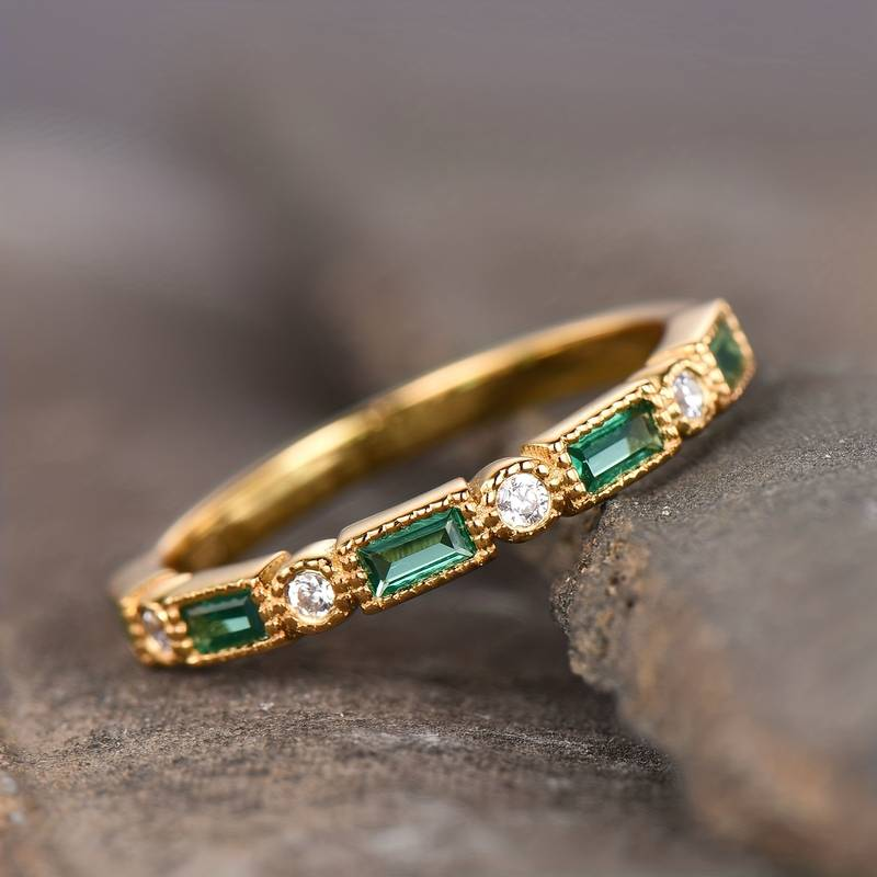 Goldring mit grünem Zirkonia-Set