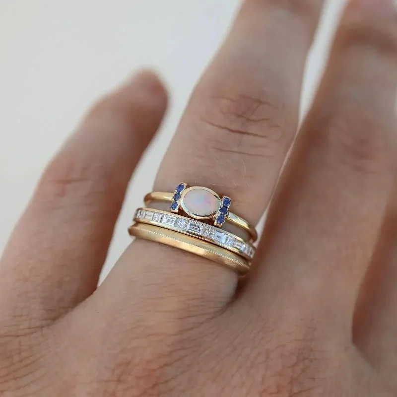 Ring mit Opal-Verzierung