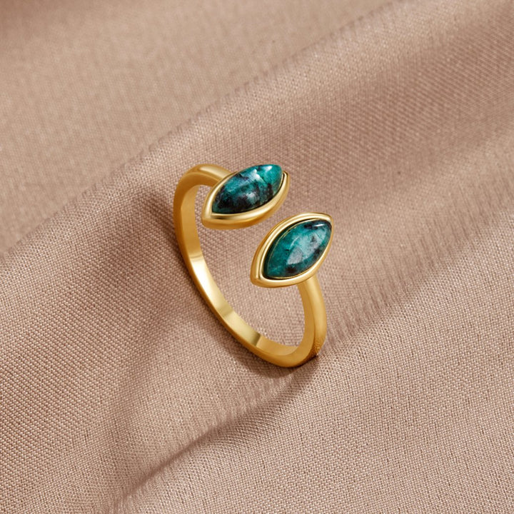 Eleganter grüner Ring
