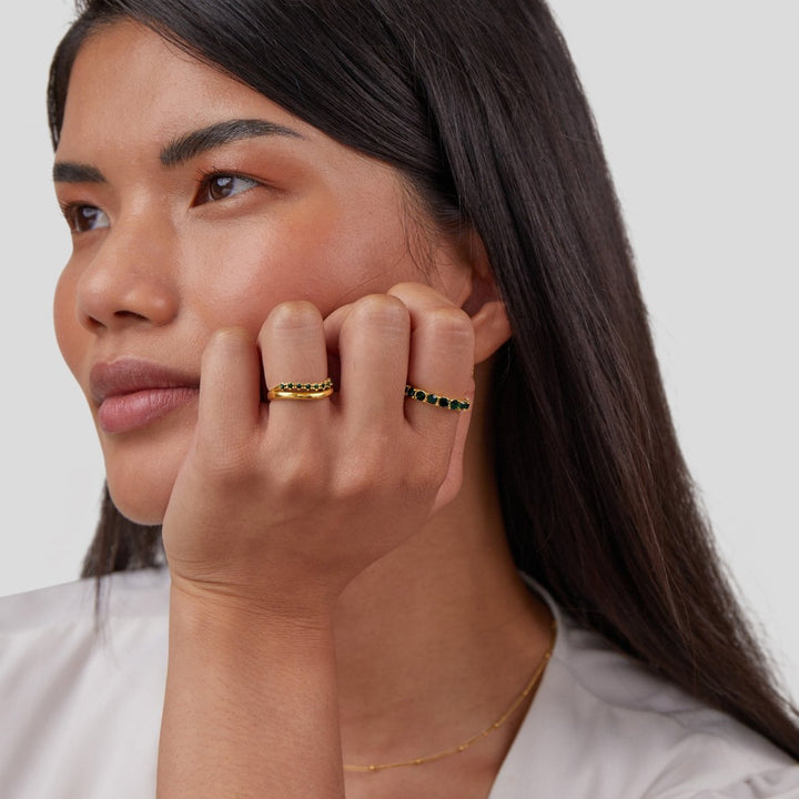 Ring mit smaragdgrünem Design