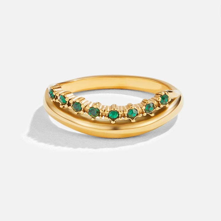 Ring mit smaragdgrünem Design